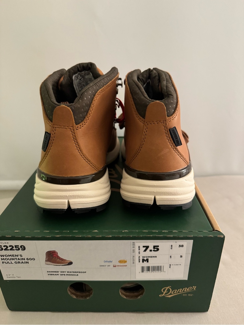 Danner Mountain 600 Women's Saddle Tan Boots with Red Laces - Picture 12 of 14